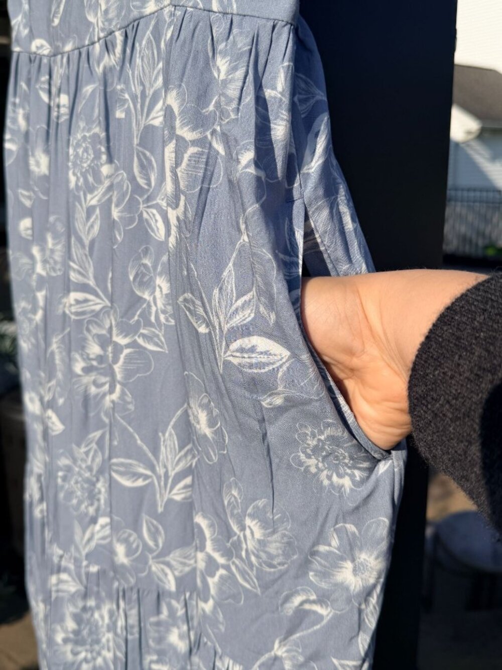 Hermoza x Loverly Grey Shea Maxi Dress Meadow Whisper Floral Size M NWT - Picture 6 of 8